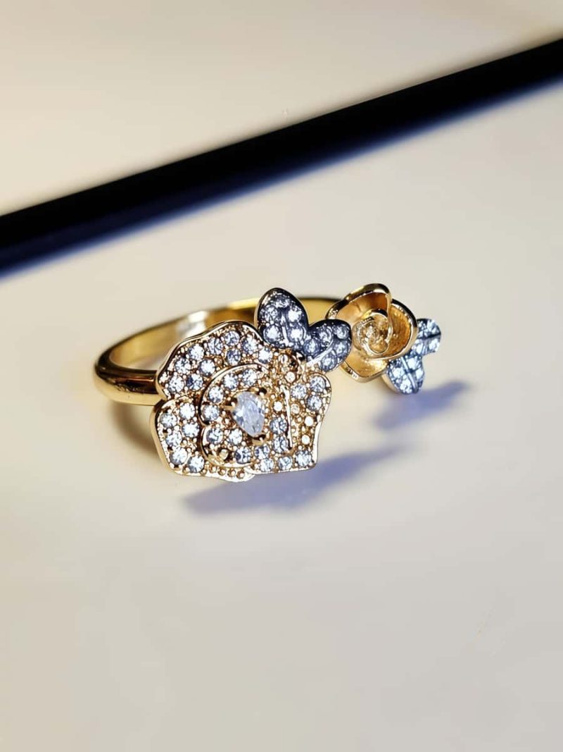 Vergoldeter Rosen-Open-Ring mit Zirkonia