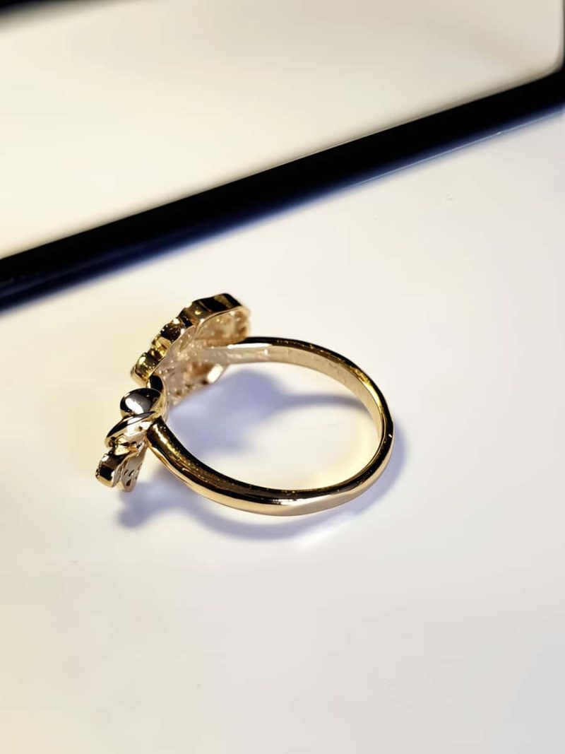 Vergoldeter Rosen-Open-Ring mit Zirkonia