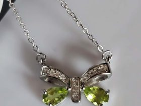 Silber Schleife Halskette mit Olivin