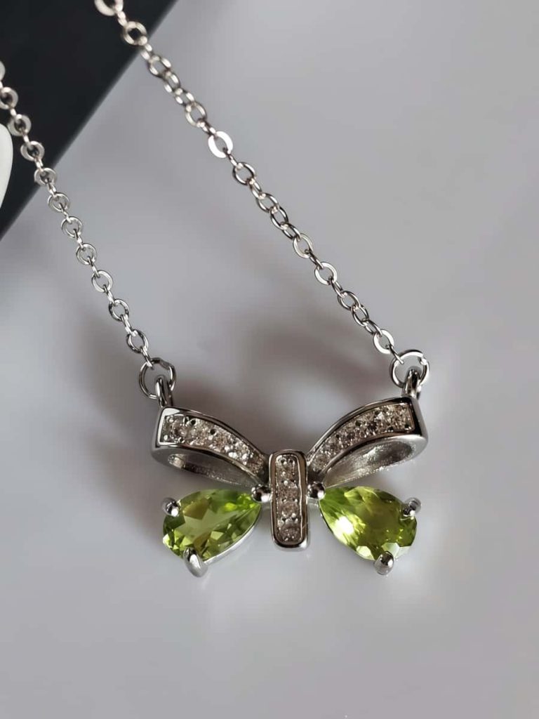 Silber Schleife Halskette mit Olivin