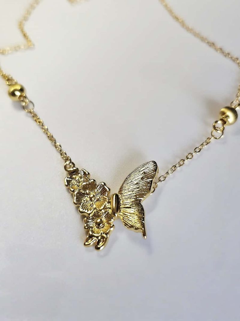 Schmetterlingskette mit Blumenflügel im Goldfinish