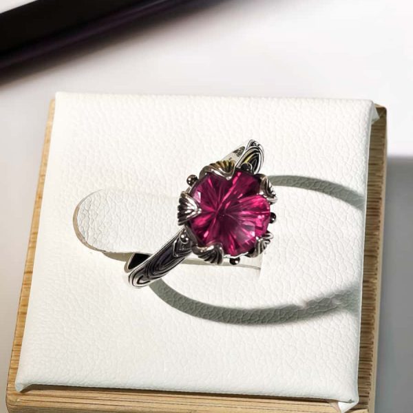 pinker Topas Ring