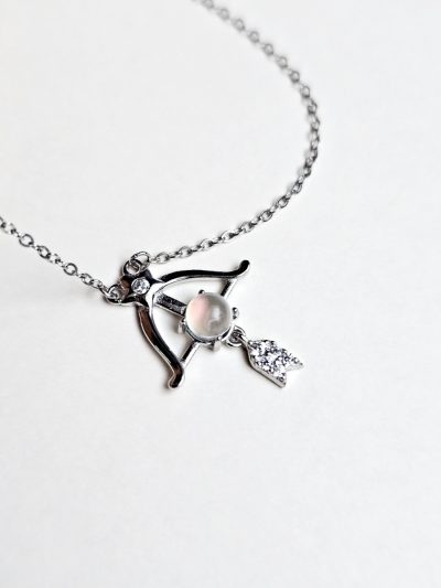 Schutz-HK013-04 Damen Silber Halskette aus Mondstein im Bogenschützen-Design