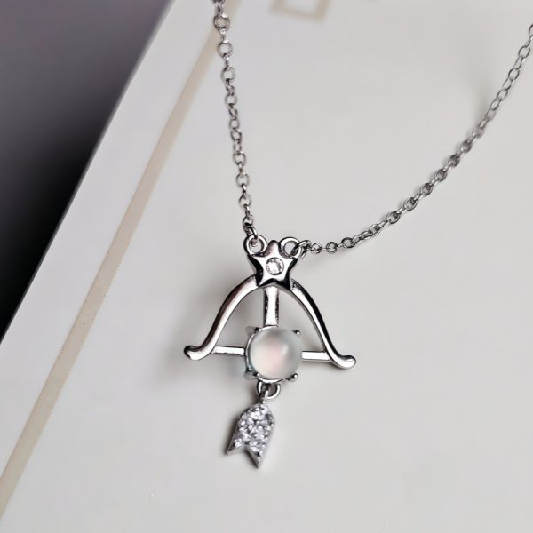 Schutz-HK013-06 Damen Silber Halskette aus Mondstein im Bogenschützen-Design