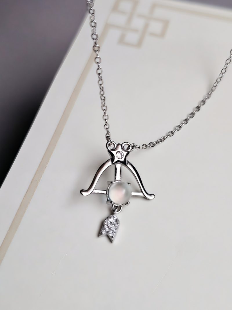 Schutz-HK013-06 Damen Silber Halskette aus Mondstein im Bogenschützen-Design