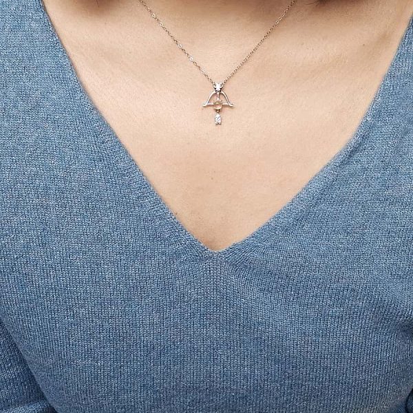 Schutz-HK013-10 Damen Silber Halskette aus Mondstein im Bogenschützen-Design