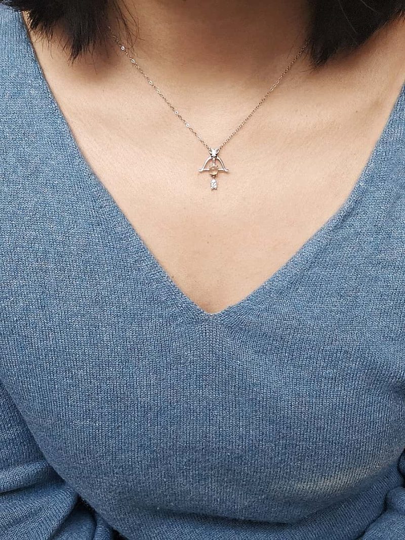 Schutz-HK013-10 Damen Silber Halskette aus Mondstein im Bogenschützen-Design