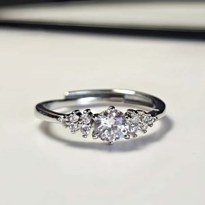 Zirkonia Ring in Silberoptik – Diamantähnlicher Schliff