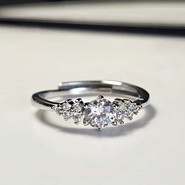 Zirkonia Ring in Silberoptik – Diamantähnlicher Schliff