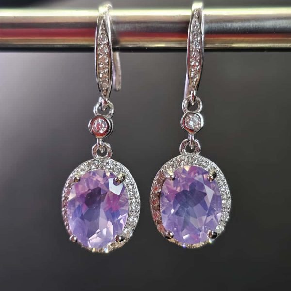 Silber Ohrhacken Amethyst mit großem violetten Edelstein und feiner Silberfassung