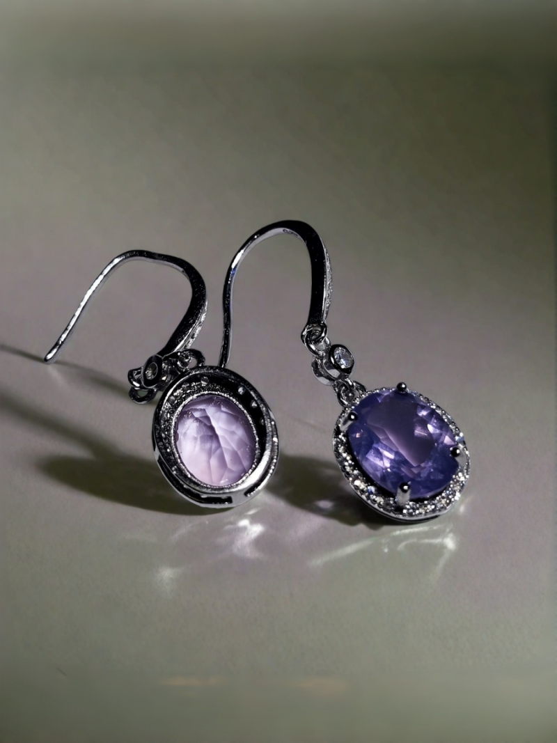 Silber Ohrhacken Amethyst mit großem violetten Edelstein und feiner Silberfassung