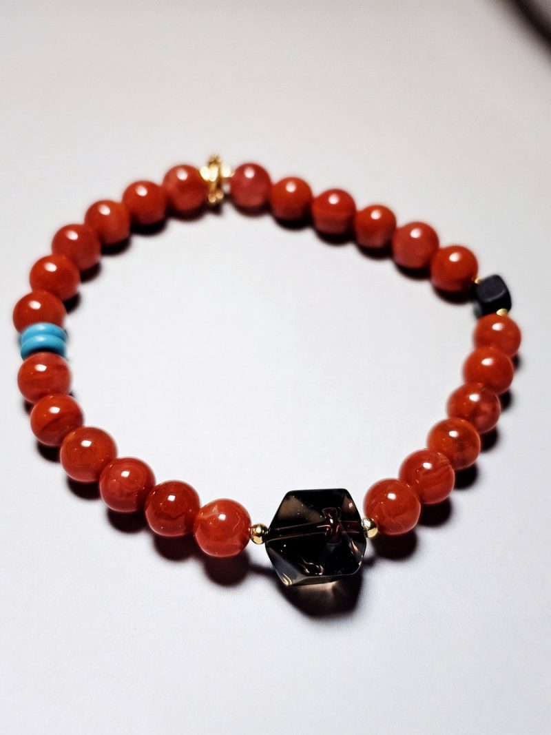 Armband mit Naturstein Rotem Achat und Quarz, handgefertigtem Flechtstil Design