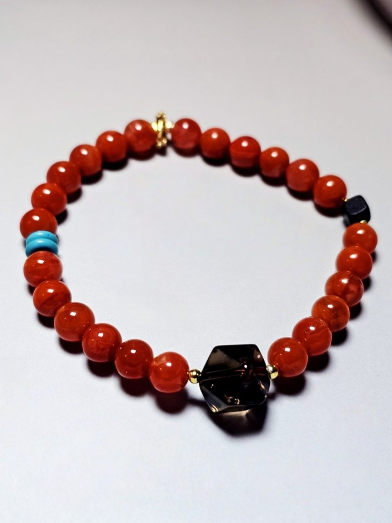 Armband mit Naturstein Rotem Achat und Quarz, handgefertigtem Flechtstil Design