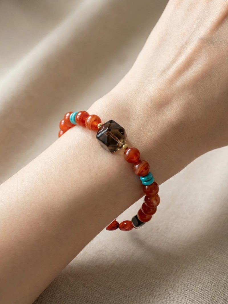 Armband mit Naturstein Rotem Achat und Quarz, handgefertigtem Flechtstil Design