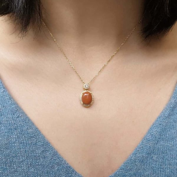 Damen Halskette mit rotem Nanhong-Achat und Zirkonia in vergoldetem Silber