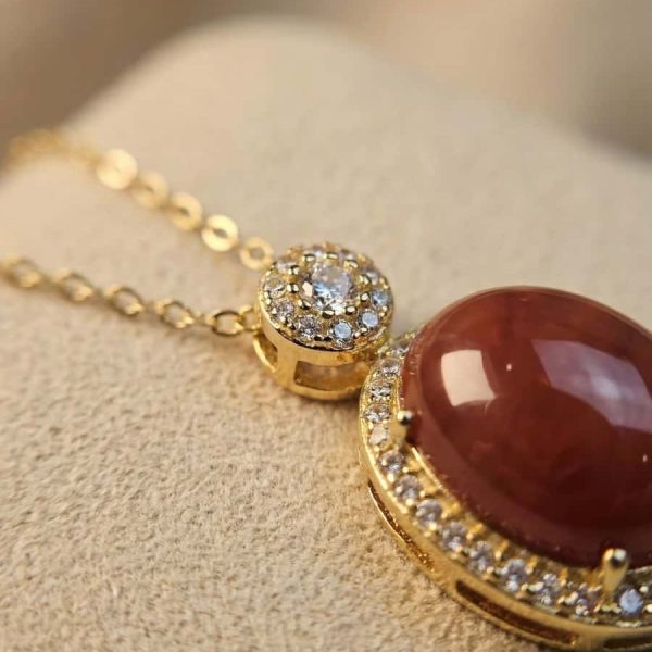 Damen Halskette mit rotem Nanhong-Achat und Zirkonia in vergoldetem Silber