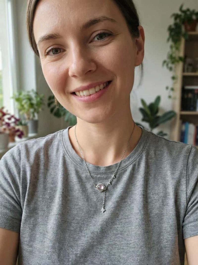 Damen Halskette Stern Mond silberfarben mit Zirkonia und Rosenquarz