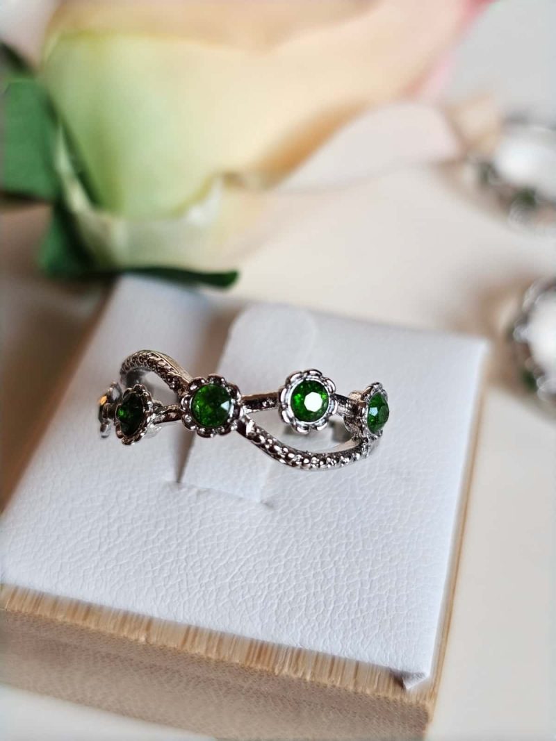 DR-TDS-05-2 Damenring mit grünem Diopsid Blütenkrone Design