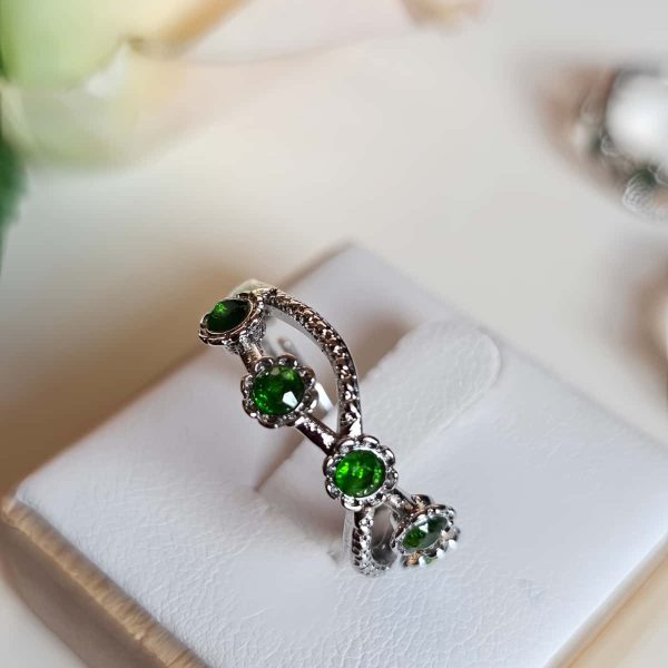 DR-TDS-05-4 Damenring mit grünem Diopsid