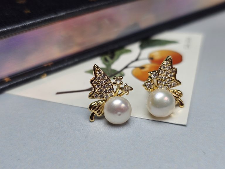 Perlen Ohrring mit Zirkonia Steinen, Goldener Schmetterling Design- Geburtsstein Juni Perlen Ohrring Schmetterling mit Zirkonia-Steinen, Liebendig