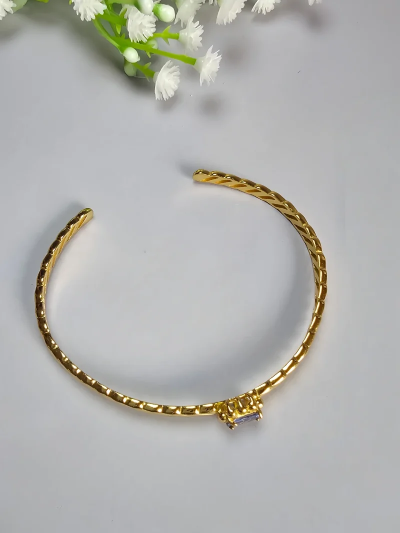 AB-SIL-01-3 925er Silber Vergoldet Offenes Armband mit Ovale Tansanit